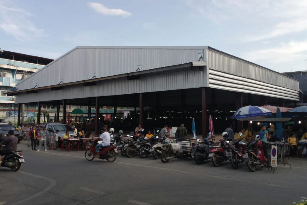 IYARA WANICH Market & Wholesale Projects
