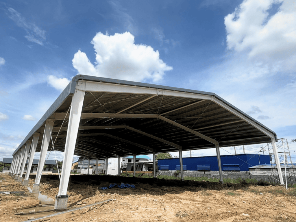 IYARA WANICH รับสร้างสนามกีฬาในร่ม EASYBUILD
